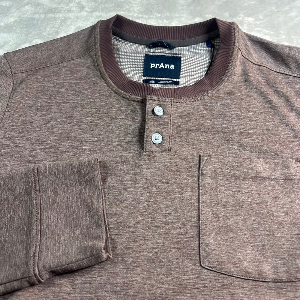 prAna Men's Medium Henley Long Sleeve Brown Heathered Slim Fit Chest Pocket